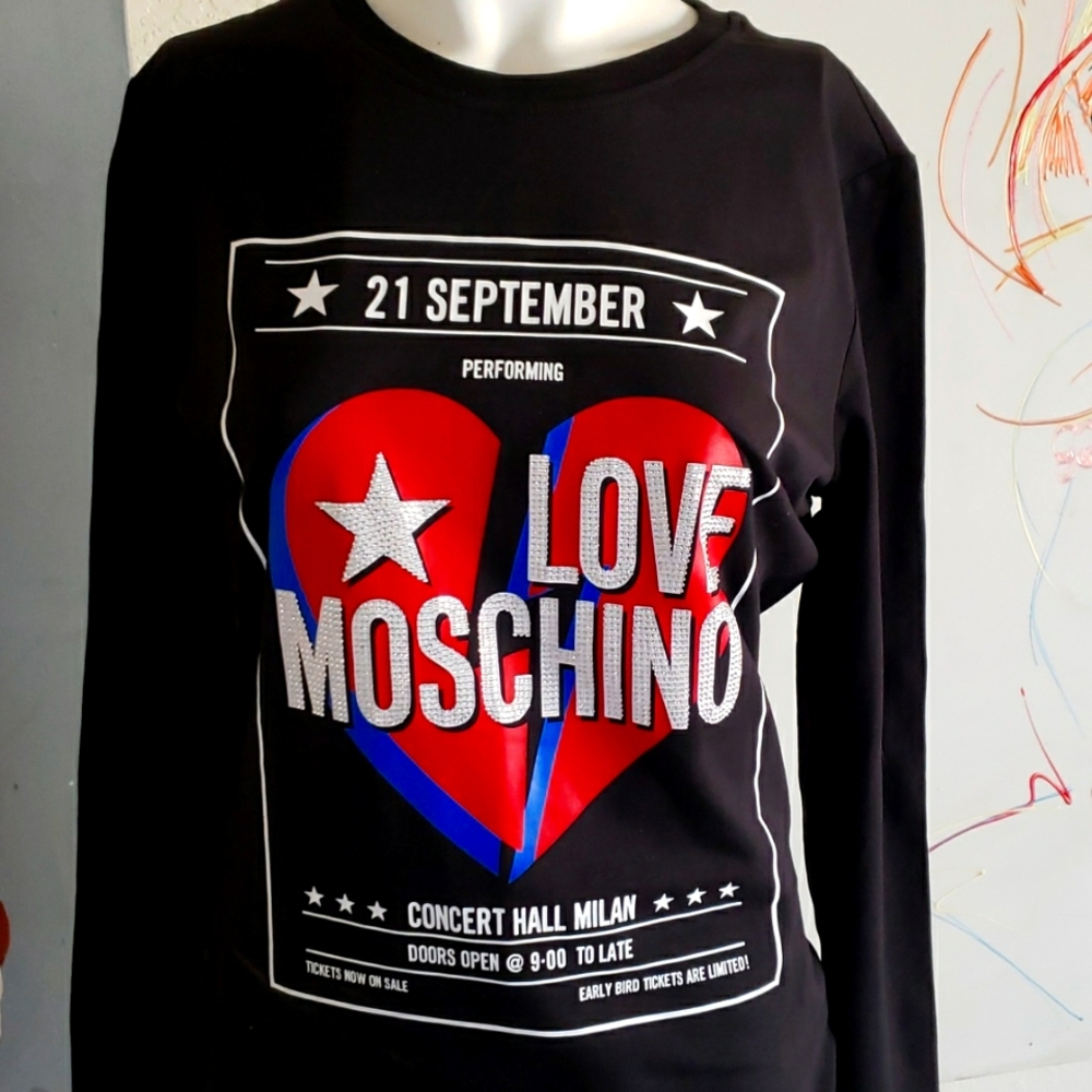 Love Moschino fitted tshirt blouse.